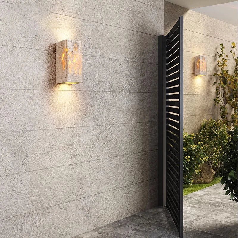 Lisslune | Wall lamp made of travertine for a warm and elegant atmosphere