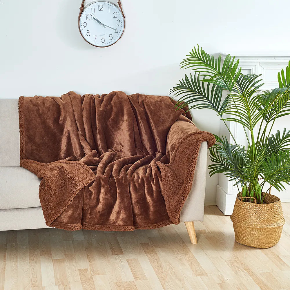 Lisslune | CozyGuard Waterproof Blanket – Reversible, Stain Resistant & Soft Plush Design