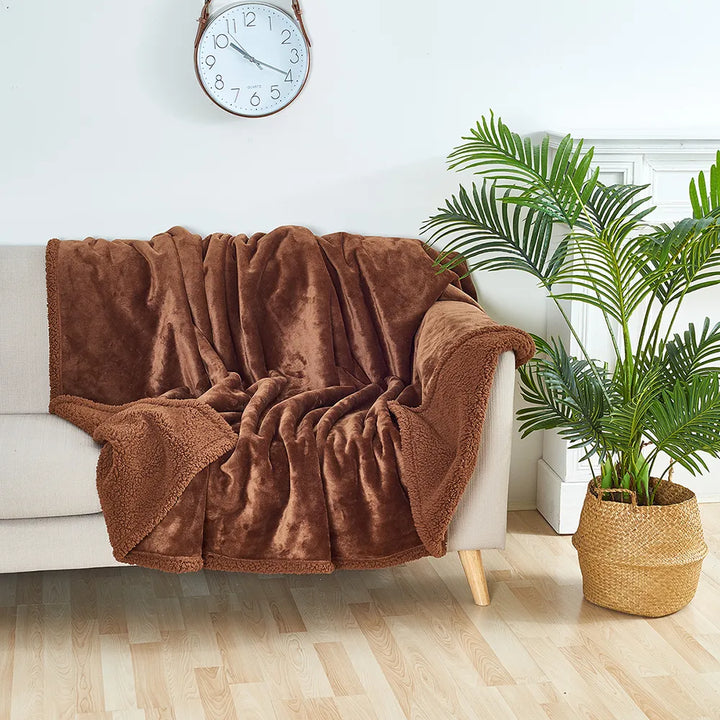 Lisslune | CozyGuard Waterproof Blanket – Reversible, Stain Resistant & Soft Plush Design