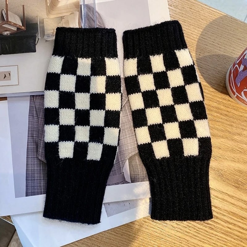 Lisslune | Women’s Checkered Winter Gloves – Warm Fingerless Knit Plaid Design