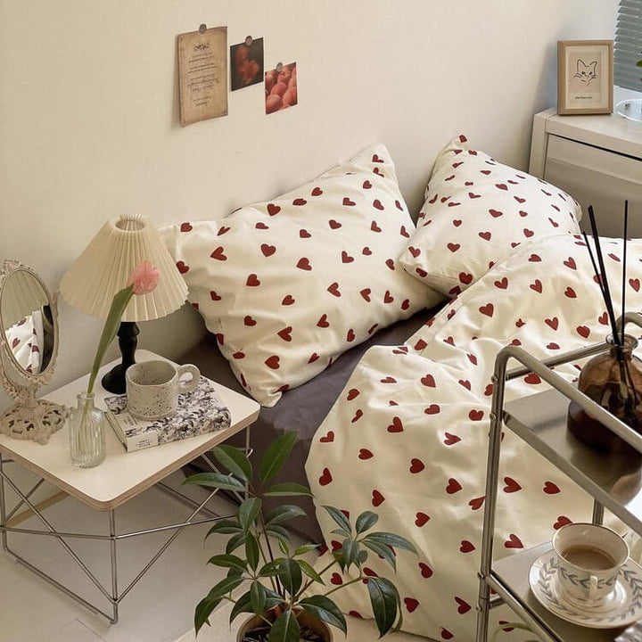 Rynx | Vintage Red Hearts Bedding Set