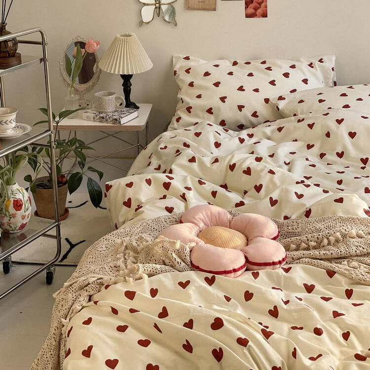 Rynx | Vintage Red Hearts Bedding Set