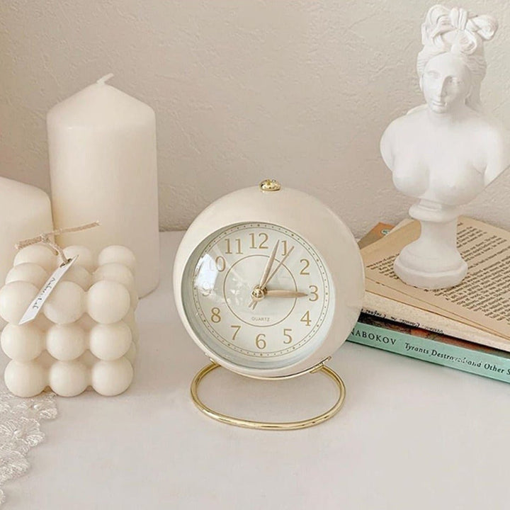 Lisslune | Vintage round Analog Watch