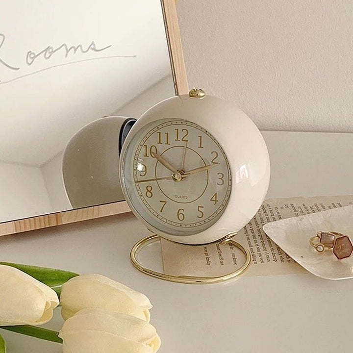 Lisslune | Vintage round Analog Watch