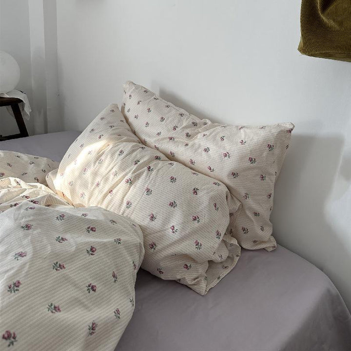 Rynx Lila Vintage Floral Bedding Set