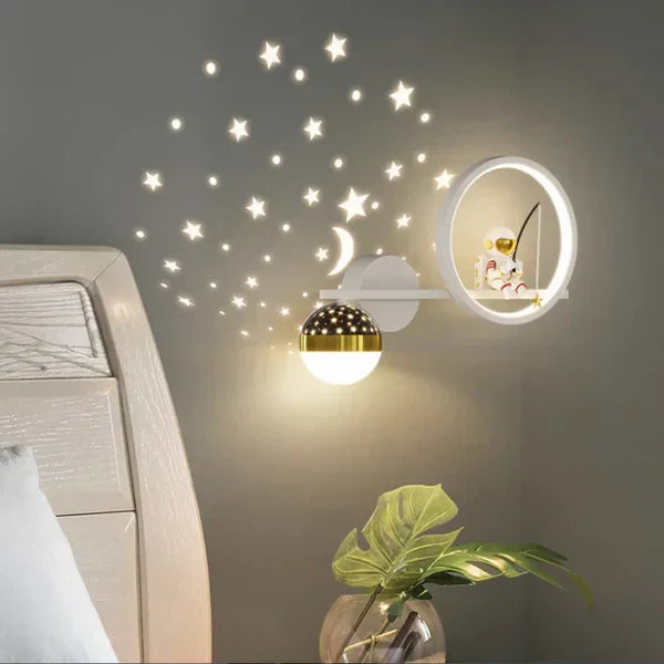 Lisslune | Wall lamp for children's room - GlowNest