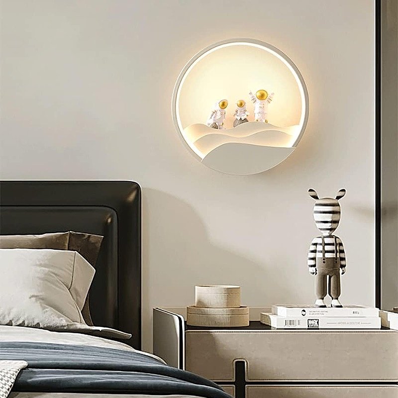 Lisslune | Astronaut Wall Lamp with TriColor LED Light - 11" x 11"