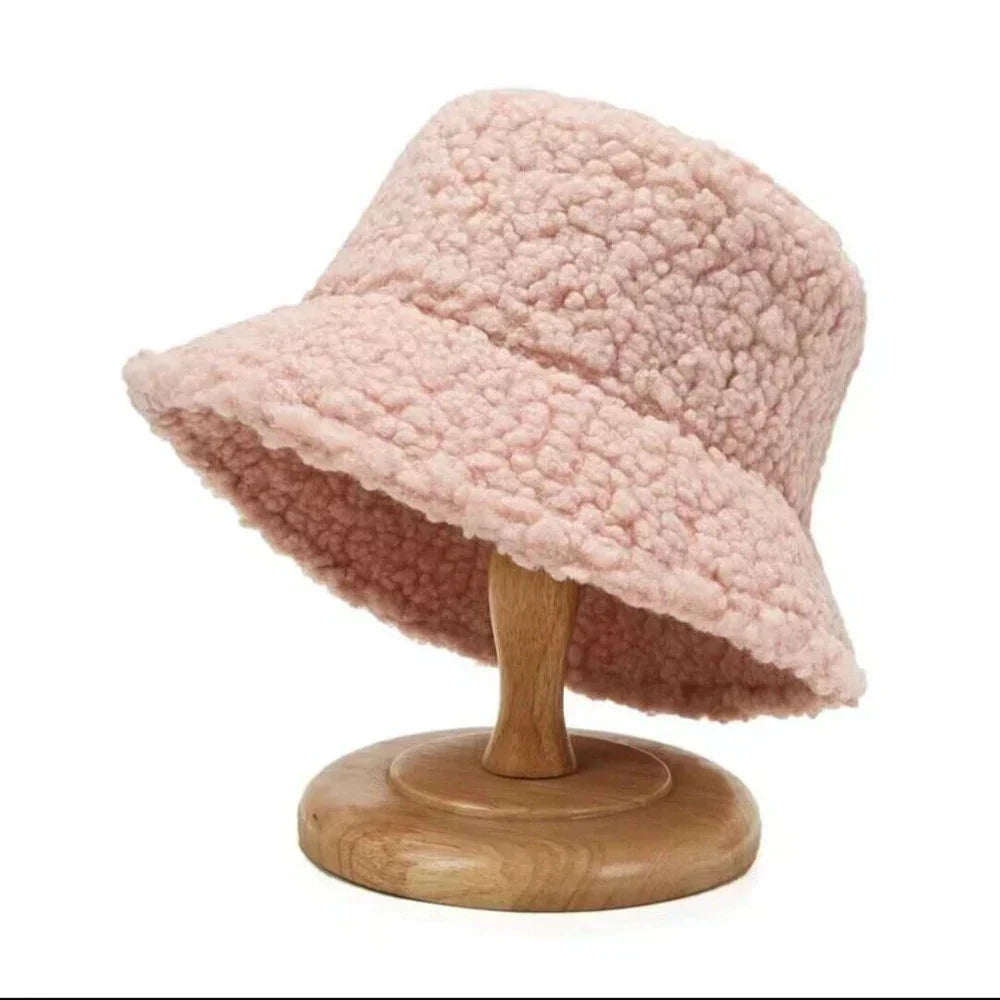 Lisslune | Livia Women’s Teddy Bucket Hat Warm Lambswool