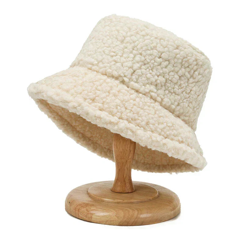 Lisslune | Livia Women’s Teddy Bucket Hat Warm Lambswool