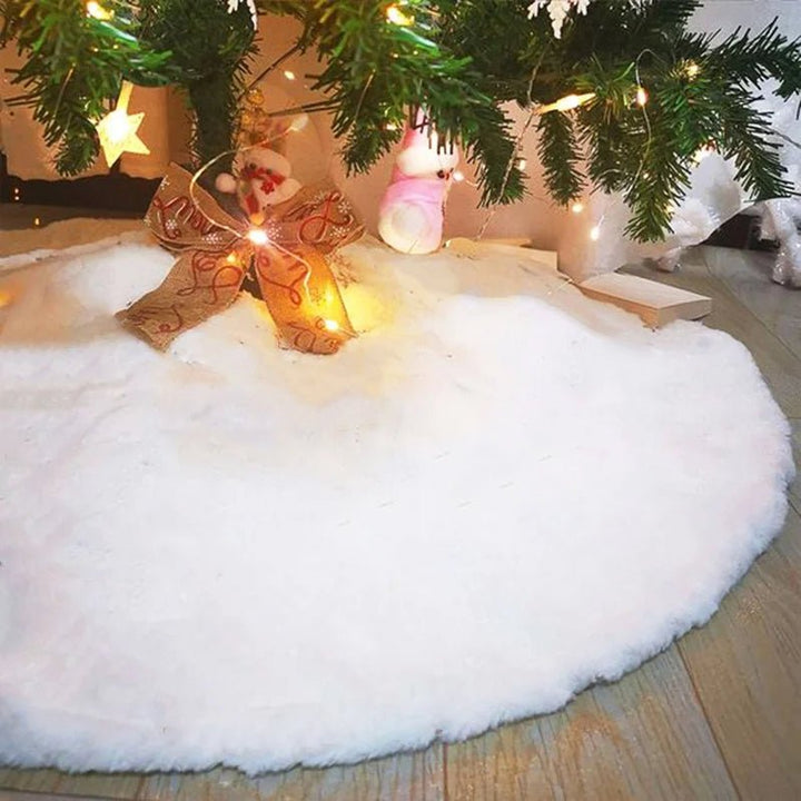 Lisslune | White Synthetic Fur Christmas Tree Skirt – Elegant Plush Carpet for Holiday Décor & New Year Charm