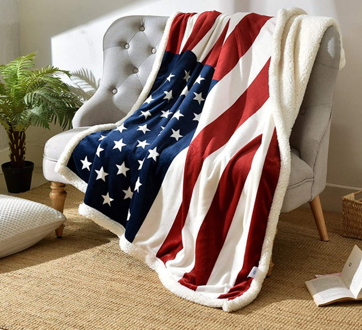 Lisslune | Flannel-Sherpa Blanket with American Flag
