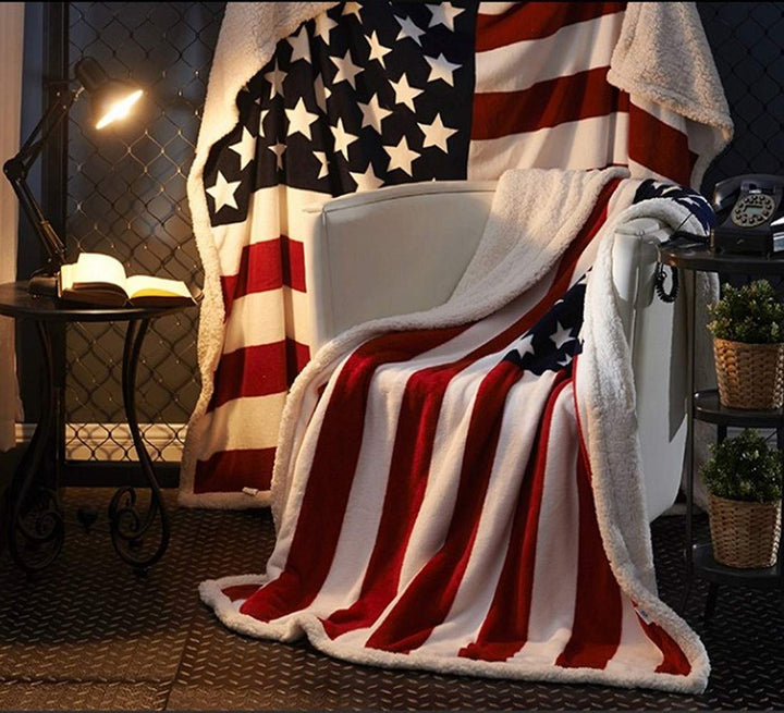 Lisslune | Flannel-Sherpa Blanket with American Flag