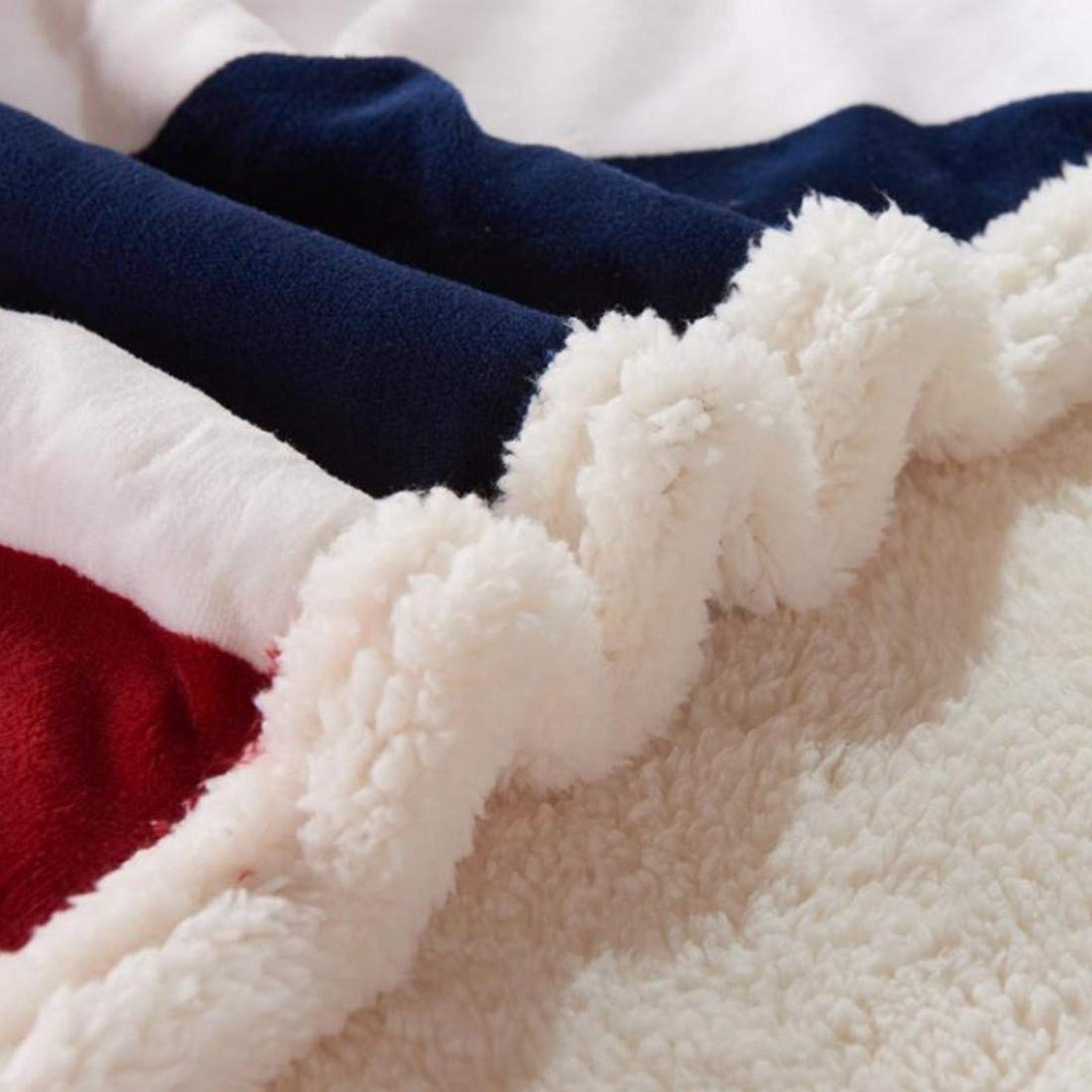 Lisslune | Flannel-Sherpa Blanket with American Flag
