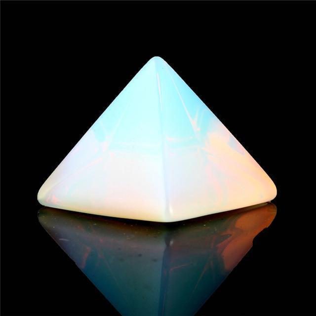 Lisslune | Crystal chiseled pyramid