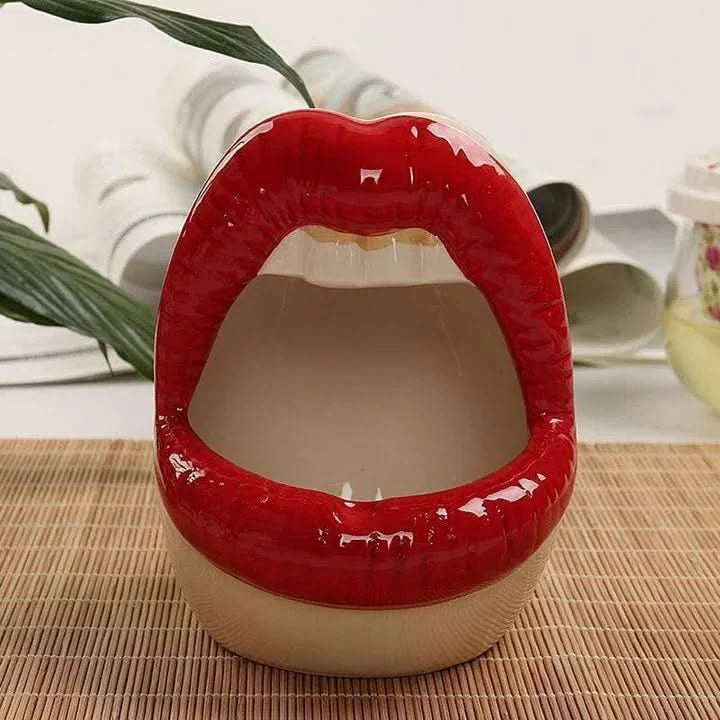 Lisslune | Patty - Unique lip-shaped plant pot