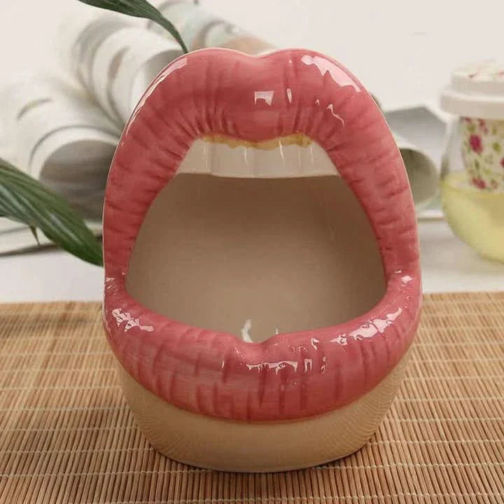 Lisslune | Patty - Unique lip-shaped plant pot