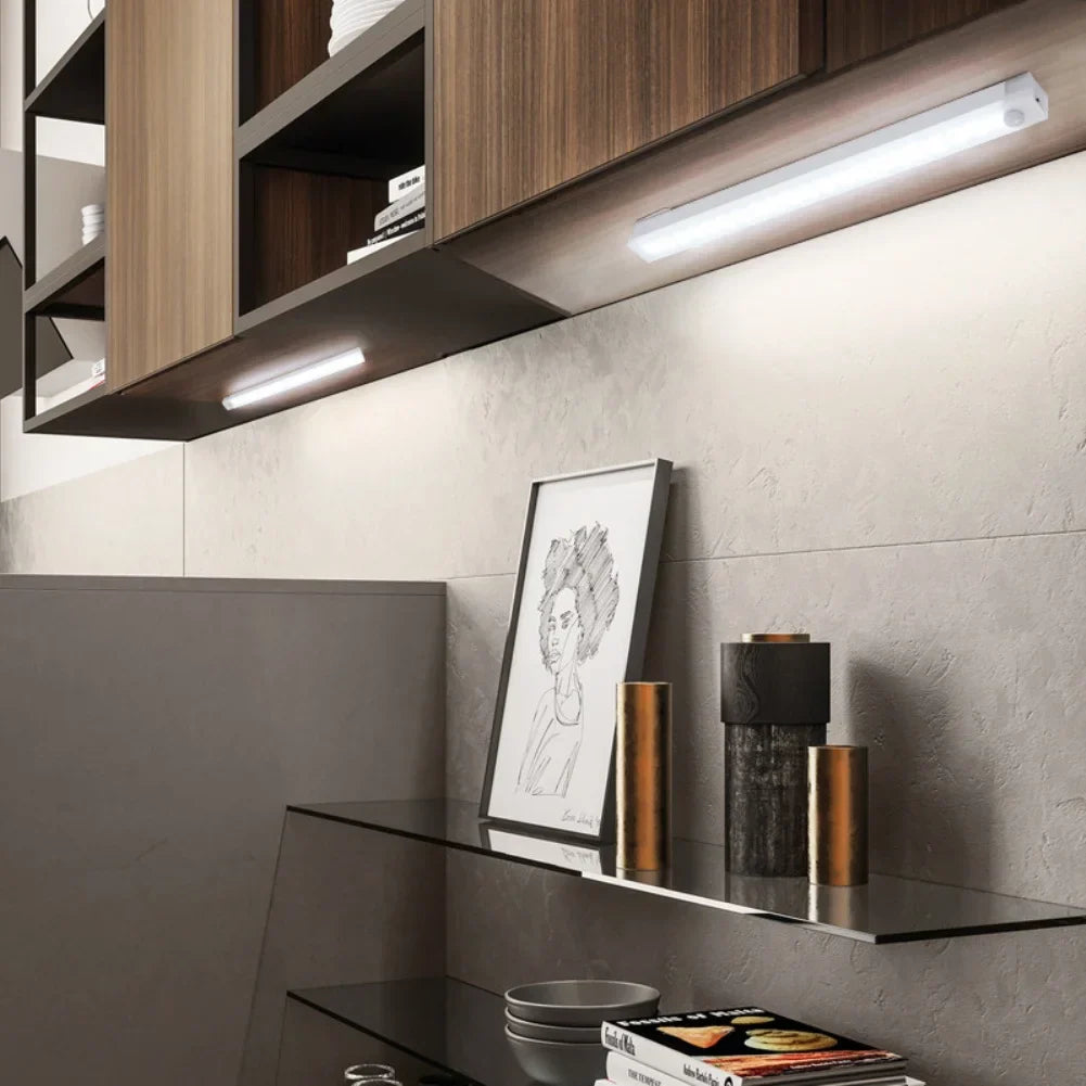 Lisslune | Wireless LED Lamp with Motion Sensor - SmartGlow