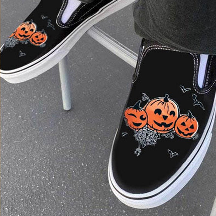 Lisslune | Casual slip-ons made of canvas with skull