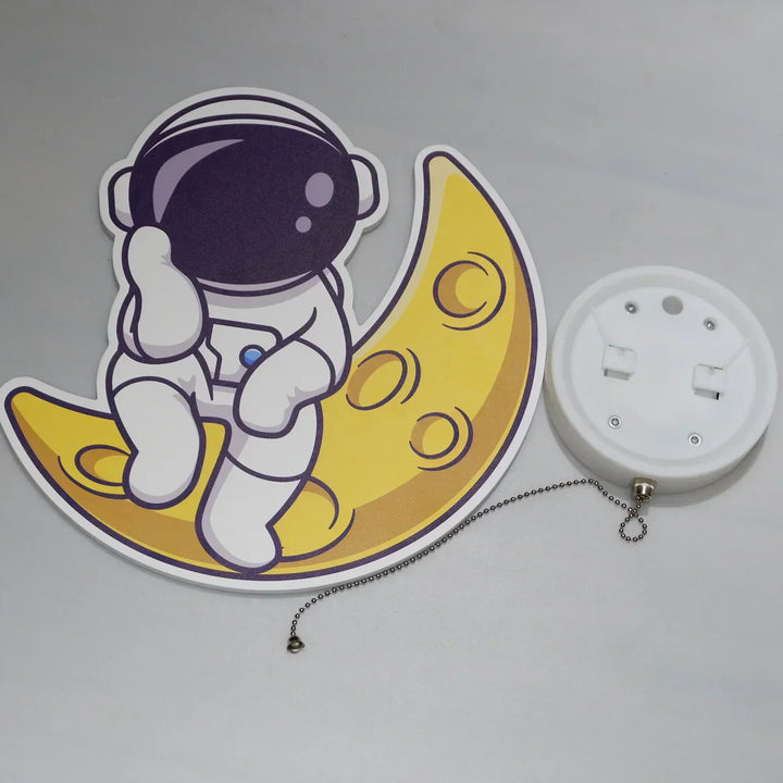 Lisslune | AstroLight - Astronaut Wall Light with a Magical Touch